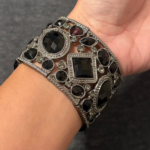 Women’s Geometric Gemstone Stretchy Elegant Bracelet, Black & Silver, OS - Picture 2 of 6